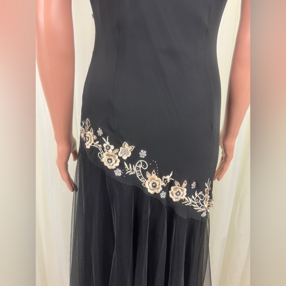 R&M Richards Elegant Black Floral Embroidered & Beaded Dress Size 8P - Picture 11 of 16